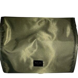 Military Green Roll-up Travel Case for Makeup and Toiletries - NWOT